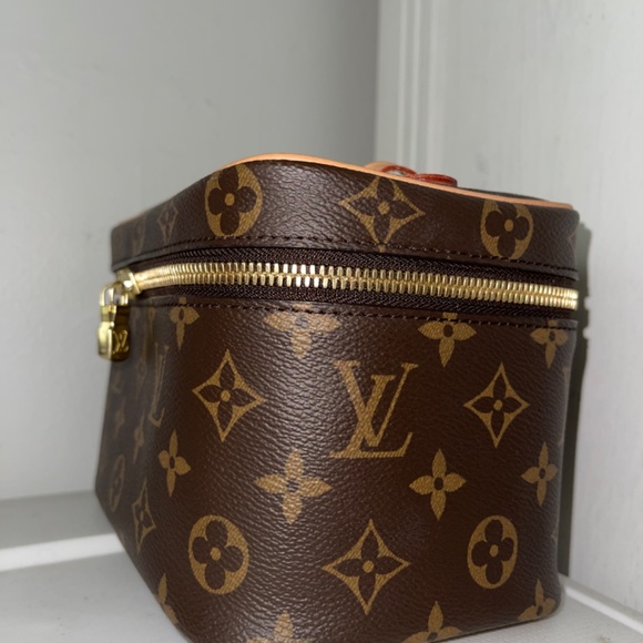Nice Mini Toiletry Pouch Louis Vuitton - Picture 3 of 5